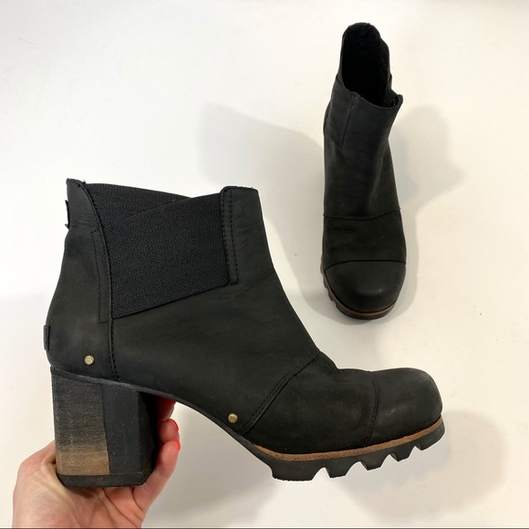 Sorel Addington Chelsea Waterproof Ankle Boots - Picture 2 of 9